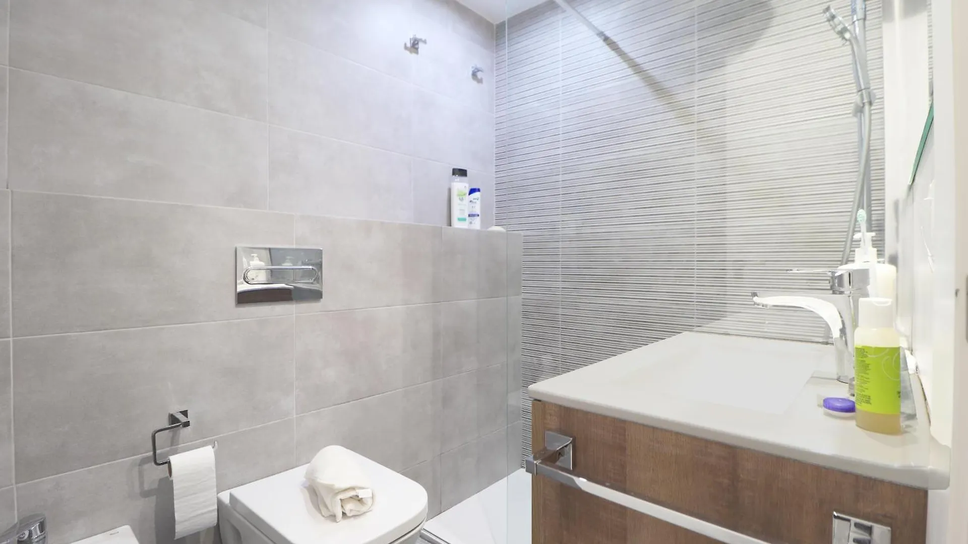 Guerrero Premium-Alquile X Meses Daire Málaga 0*,